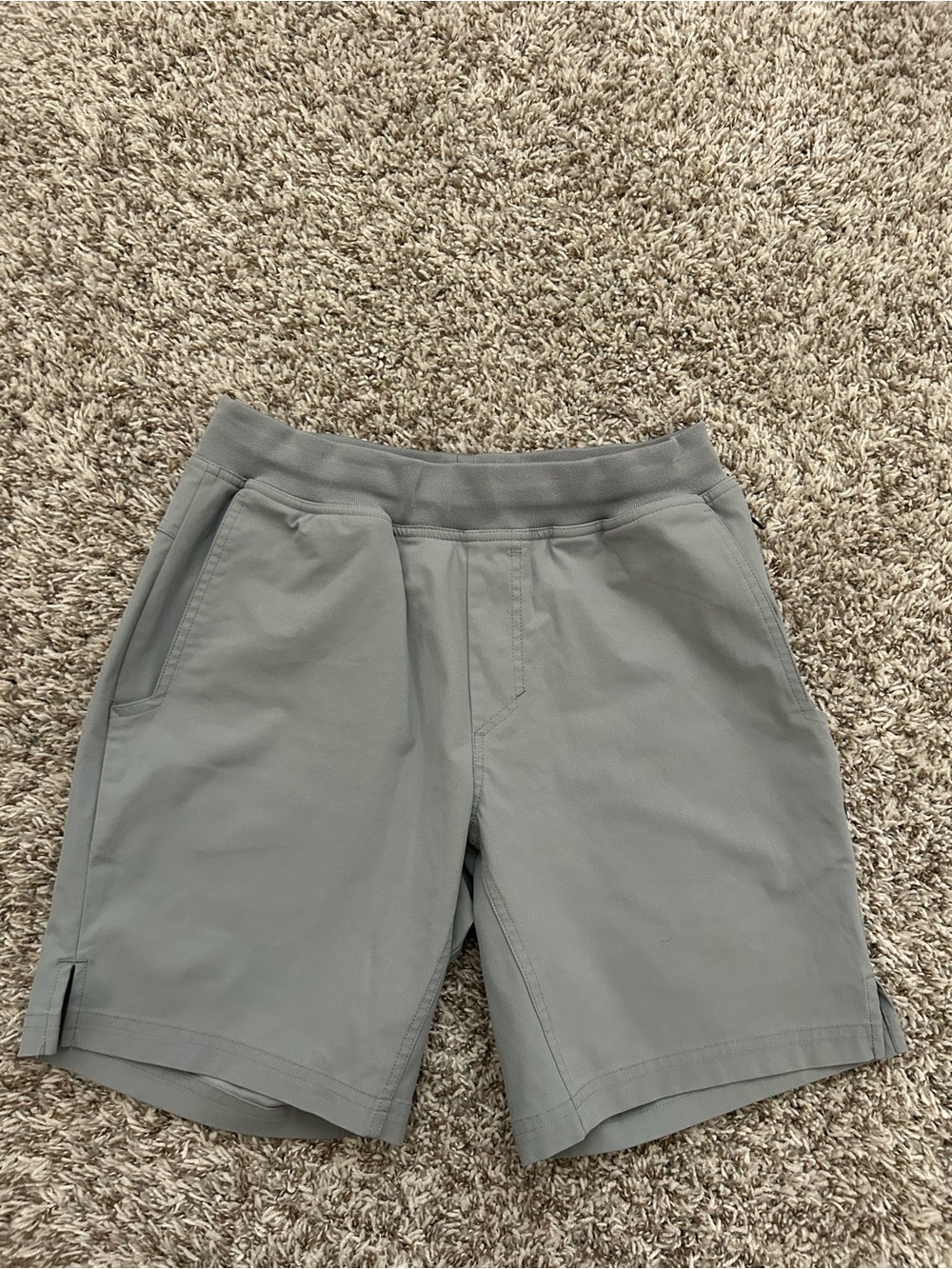 LEGENDS Hybrid Shorts Mens Medium Gray Performance 8" Solid